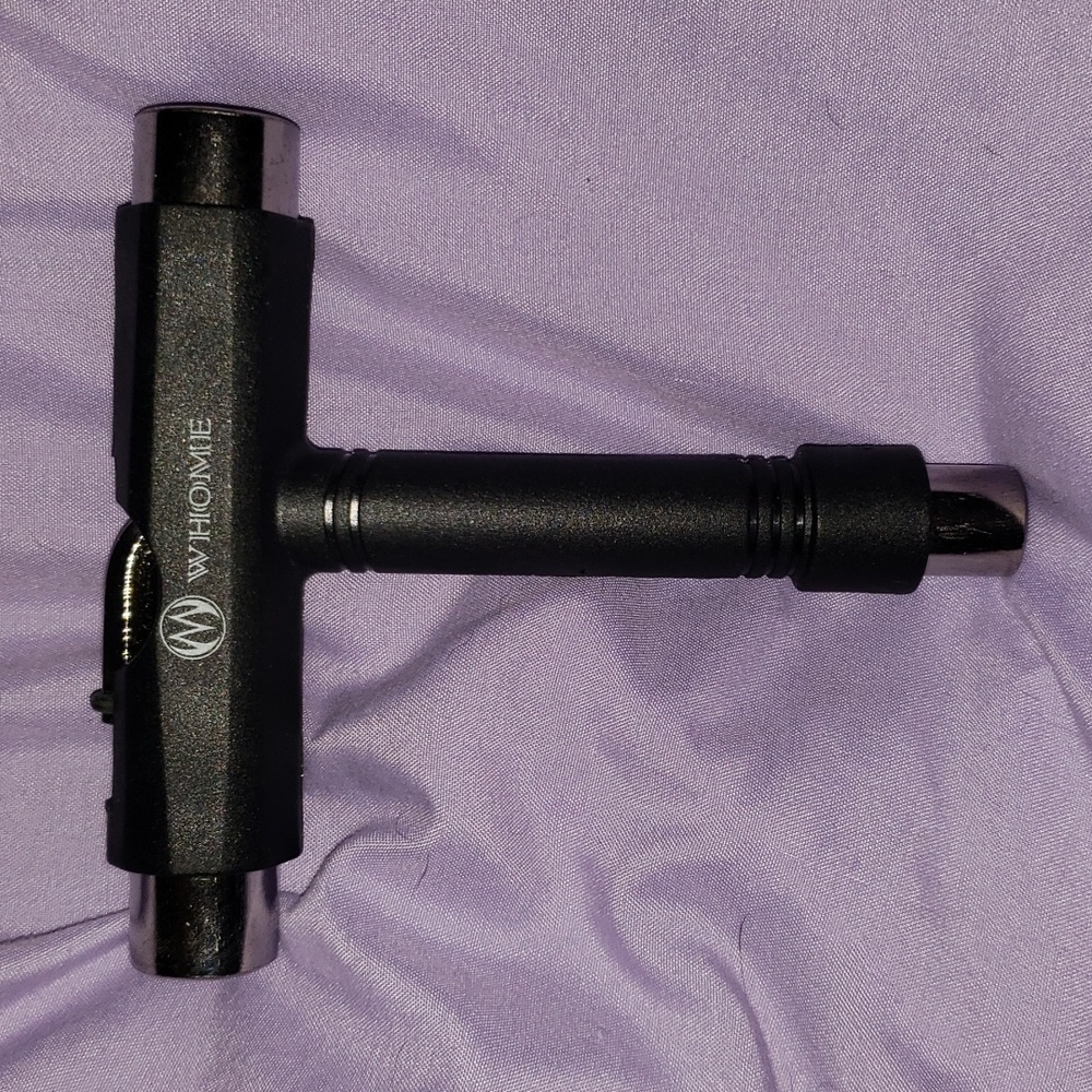 Whome Skateboard T-Tool Skate Tool - Black